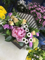 Букет в шляпной коробке №16 Nimfea Flowers Boutique