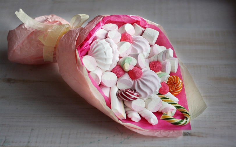 Композиции с цветами и сладостями Nimfea Flowers Boutique