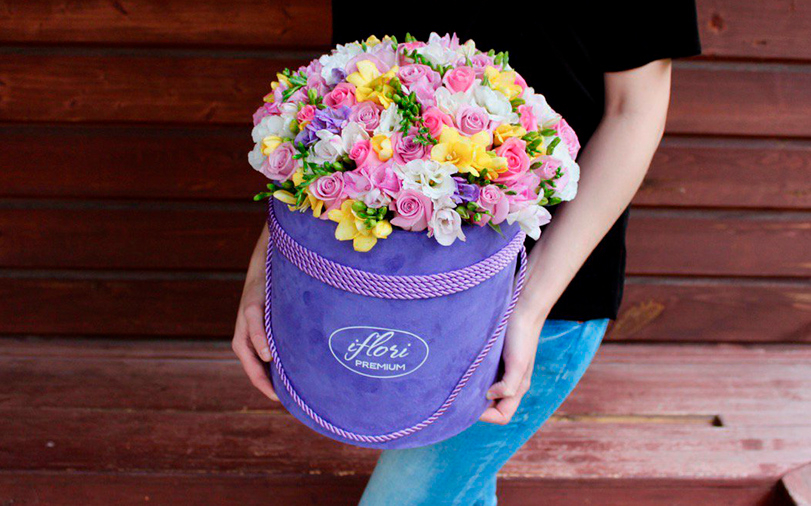 Композиции в шляпных  коробках Nimfea Flowers Boutique